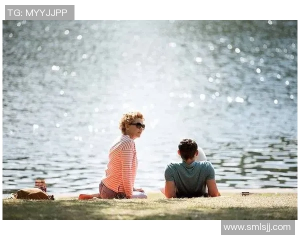 足球明星与美丽女友的浪漫故事揭秘及他们的甜蜜生活瞬间 足球明星与美丽女友的浪漫故事揭秘及他们的甜蜜生活瞬间