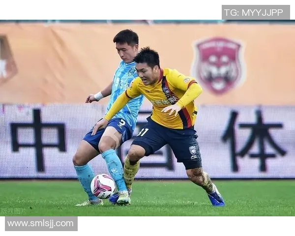 出警时意外邂逅足球明星视频引发热议球迷纷纷点赞